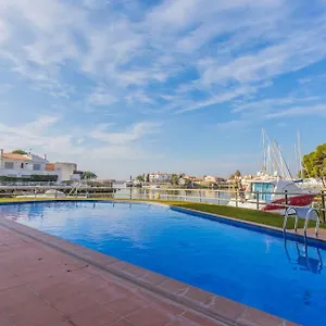 Apartamento Piso De 2 Habitaciones, 3 Piscinas Y Cerca Del Mar, Rosas