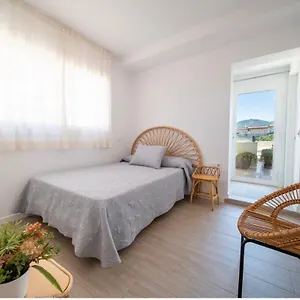 Apartamento M A R I V E N T With Bathroom And Terrace 50 M2, Rosas