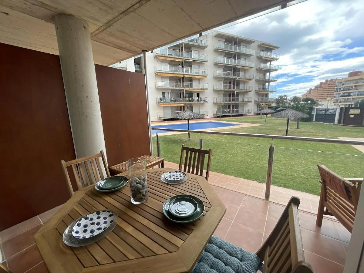 Les Marines Apartment Roses