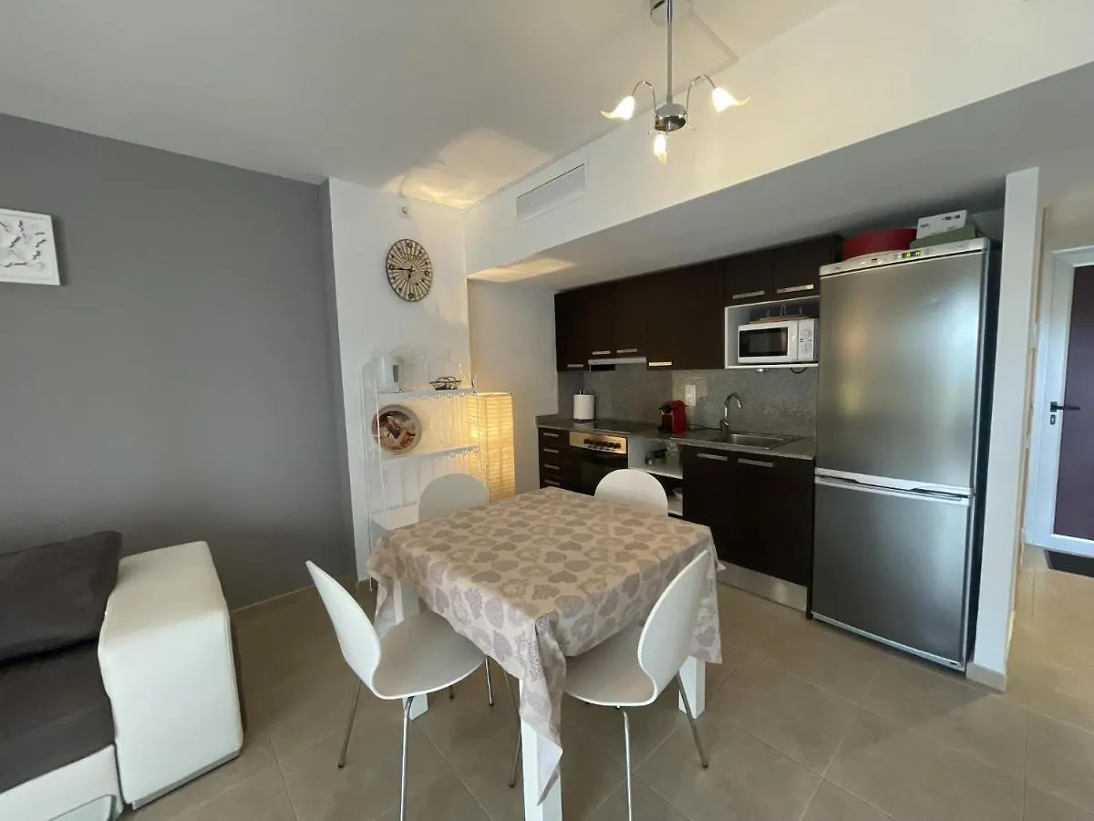 Les Marines Apartment Roses 0*,