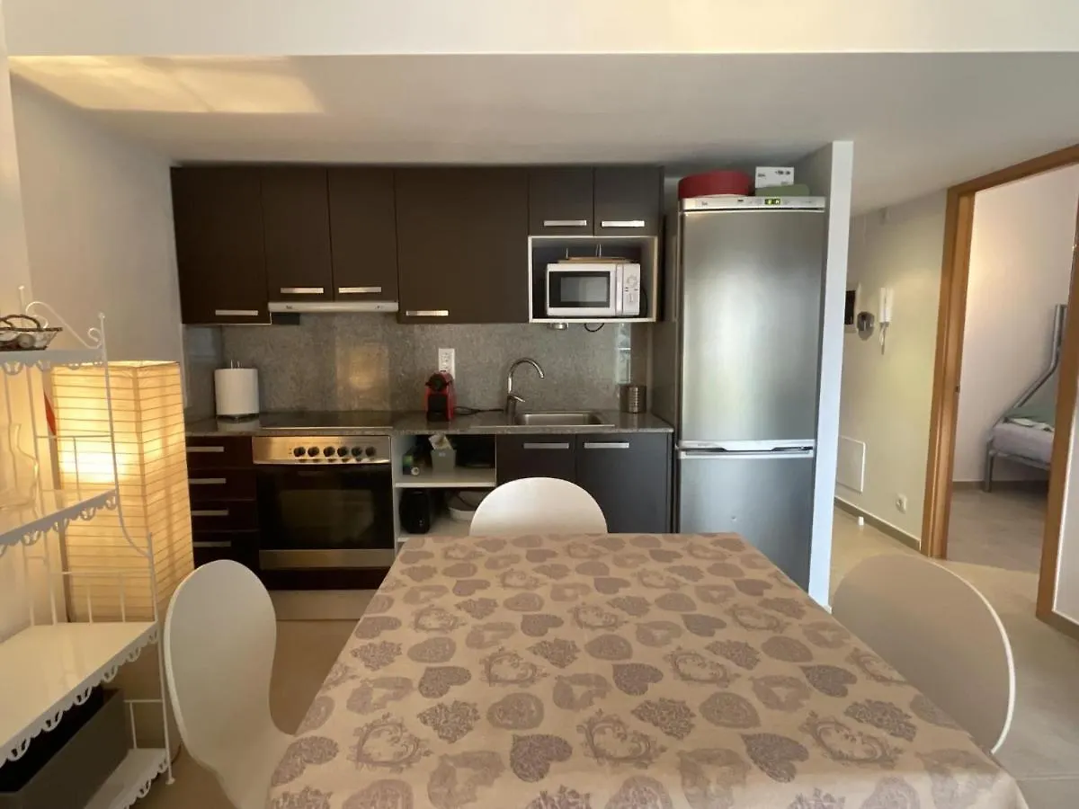 Les Marines Apartment Roses Spain