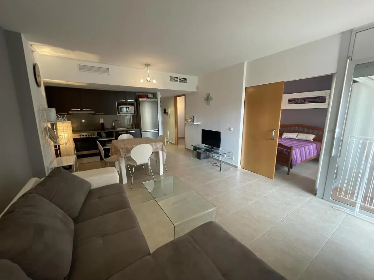 Les Marines Apartment Roses